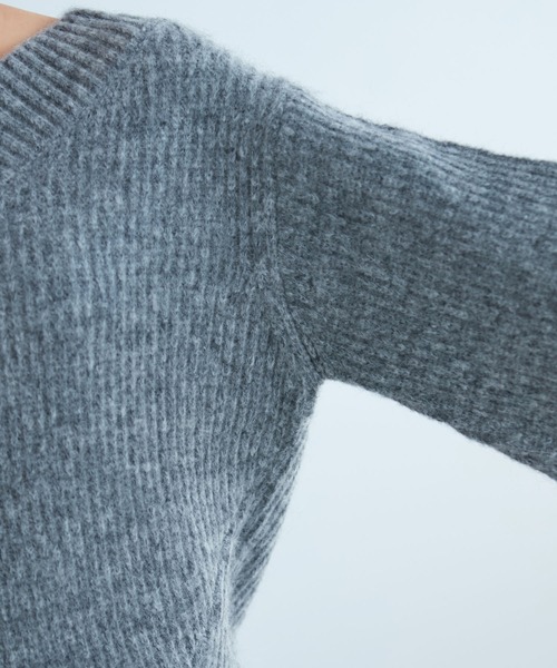 VIS（ビス）の「【2WAY】オフショルダーにもなるVネックニット（ニット/セーター・レディース・ピンク/オフホワイト/グレー・FREE）」の19枚目の写真