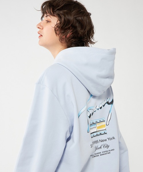 tommy jeans(トミー ジーンズ)の「レギュラーメタリックシグネチャーロゴパーカー(パーカー・メンズ・ブラック/ライトブルー・LARGE/SMALL/X-LARGE/MEDIUM)」の9枚目の写真