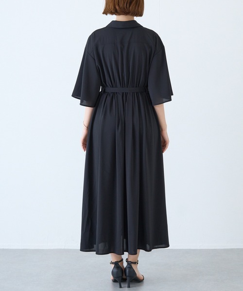 LAVEANGE(ラビアンジェ)の「袖スリットカシュクールフレアワンピース(ワンピース・レディース・ブラック/オフホワイト・4L/3L/LL/M)」の15枚目の写真