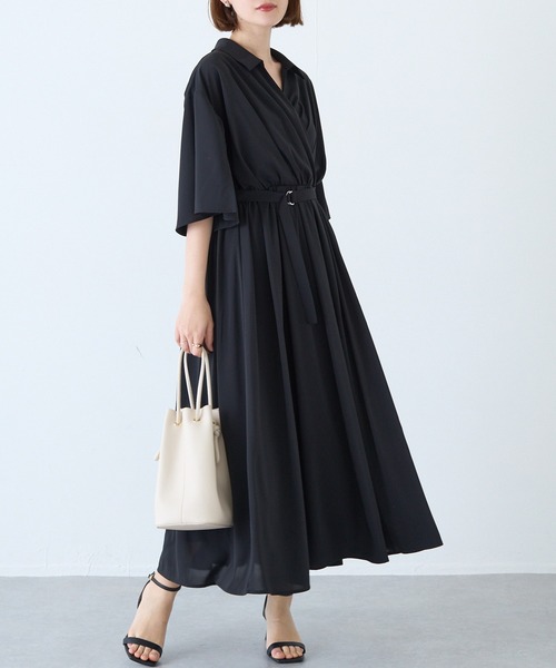 LAVEANGE(ラビアンジェ)の「袖スリットカシュクールフレアワンピース(ワンピース・レディース・ブラック/オフホワイト・4L/3L/LL/M)」の7枚目の写真