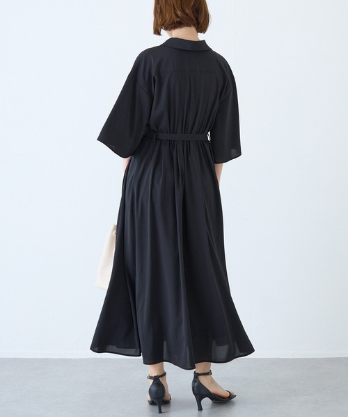 LAVEANGE(ラビアンジェ)の「袖スリットカシュクールフレアワンピース(ワンピース・レディース・ブラック/オフホワイト・4L/3L/LL/M)」の11枚目の写真