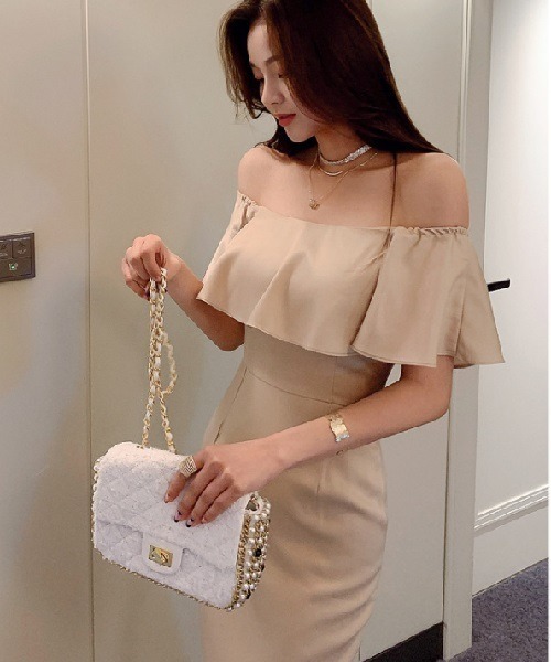 Ritomo De Ricco(リトモ・デ・リコ)の「2WAYケープデザインマーメイド艶ドレス(ドレス・レディース・ベージュ・LARGE/MEDIUM/SMALL)」の10枚目の写真