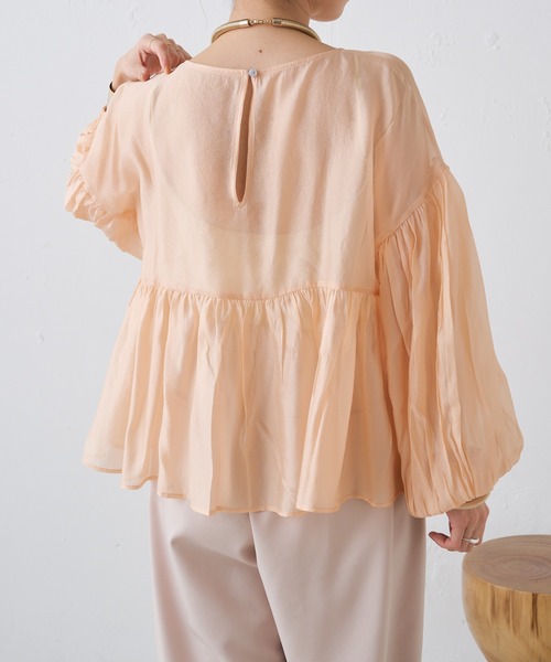 Omekashi(オメカシ)の「シアーボリュームギャザーブラウス(シャツ/ブラウス・レディース・ベージュ/ブラック/オレンジ・FREE)」の17枚目の写真