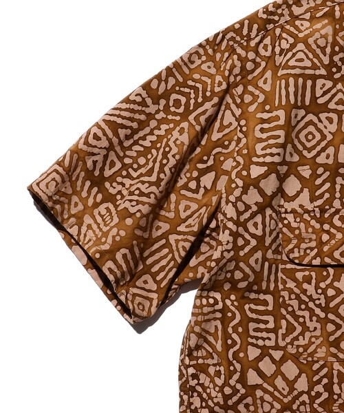 BEAMS PLUS（ビームスプラス）の「BEAMS PLUS / バティックプリント ショートスリーブ オープンカラー シャツ（シャツ/ブラウス・メンズ・ブラウン/イエロー/ブルー・S/M/L/XL）」の9枚目の写真