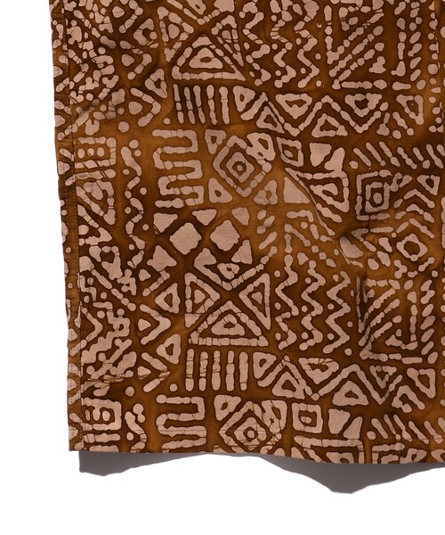 BEAMS PLUS（ビームスプラス）の「BEAMS PLUS / バティックプリント ショートスリーブ オープンカラー シャツ（シャツ/ブラウス・メンズ・ブラウン/イエロー/ブルー・S/M/L/XL）」の10枚目の写真