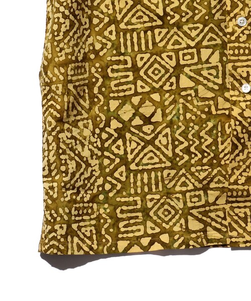 BEAMS PLUS（ビームスプラス）の「BEAMS PLUS / バティックプリント ショートスリーブ オープンカラー シャツ（シャツ/ブラウス・メンズ・ブラウン/イエロー/ブルー・S/M/L/XL）」の16枚目の写真