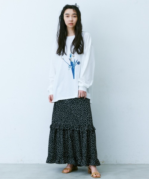 Libra Cue(リブラ キュー)の「フラワープリントロングスリーブカットソー(Tシャツ/カットソー・レディース・ホワイト/ブラック・FREE)」の11枚目の写真