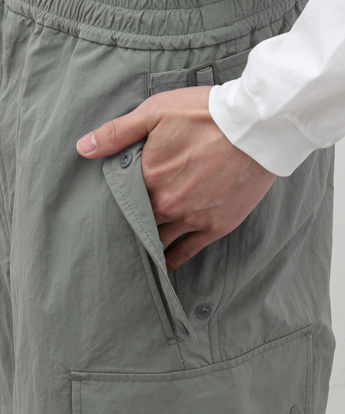 DAIWA PIER39（ダイワピア39）の「DAIWA PIER39 TECH PARACHUTE PANTS BP-55024（カーゴパンツ・メンズ・ブラック/グレー・SMALL/MEDIUM）」の13枚目の写真