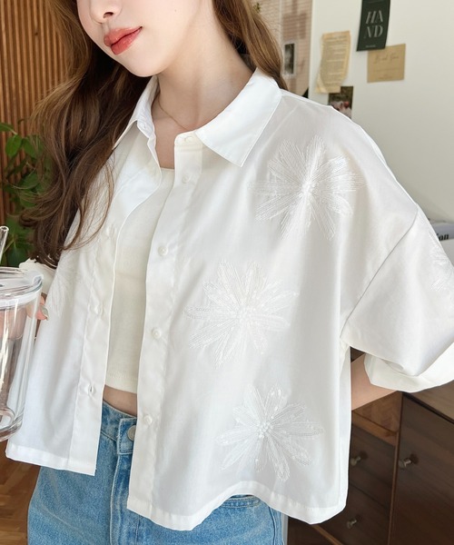 moment+（モーメントプラス）の「花柄スパンコール刺繍半袖ショート