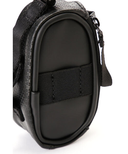 New Balance Golf（ニューバランスゴルフ）の「【new balance golf】2pcs対応 マットPU×エンボスPU ボールホルダー (UNISEX WORLD)（ゴルフグッズ・メンズ・ホワイト/ブラック・フリー）」の10枚目の写真