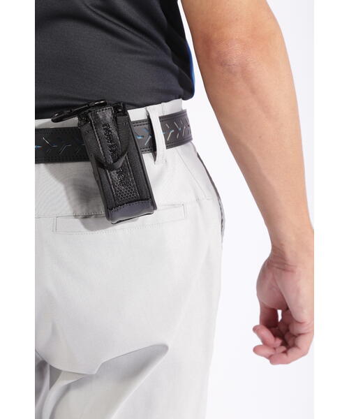 New Balance Golf（ニューバランスゴルフ）の「【new balance golf】2pcs対応 マットPU×エンボスPU ボールホルダー (UNISEX WORLD)（ゴルフグッズ・メンズ・ホワイト/ブラック・フリー）」の6枚目の写真