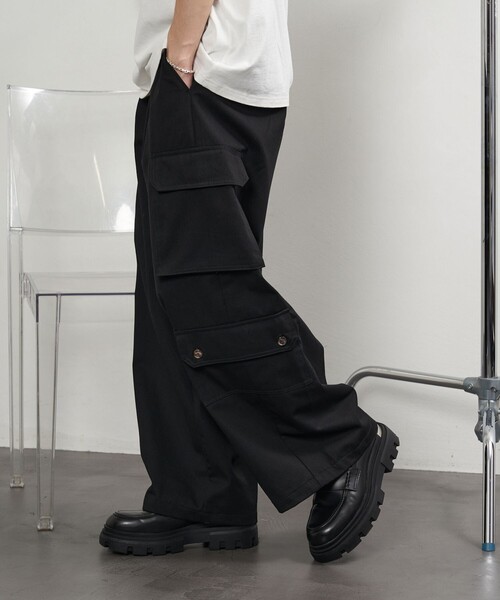 PUBLUX(パブリュクス)の「PUBLUX/パブリュクス ルーズカーゴワイドパンツ/ユニセックス(限定展開)(カーゴパンツ・メンズ・ブラック/インディゴブルー/ナチュラル/オリーブ・SMALL/LARGE/MEDIUM)」の7枚目の写真