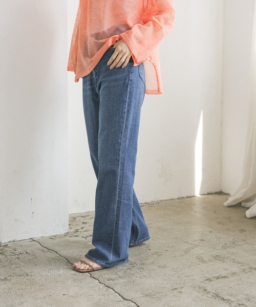 URBAN RESEARCH（アーバンリサーチ）の「綿麻デニムセミフレアパンツ（デニムパンツ・レディース・ライトブルー/インディゴブルー・38/36/34）」の3枚目の写真