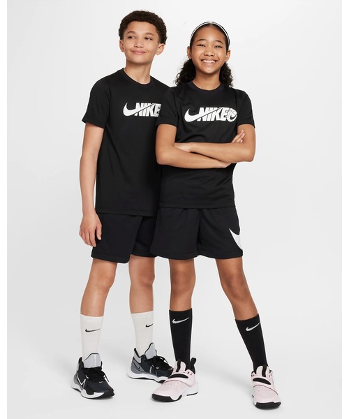 NIKE（ナイキ）の「《NIKEアパレル》YTH DF マルチ+ スウッシュ ショート（その他パンツ・キッズ・ブラック/ホワイト・130/140/150/160）」の4枚目の写真