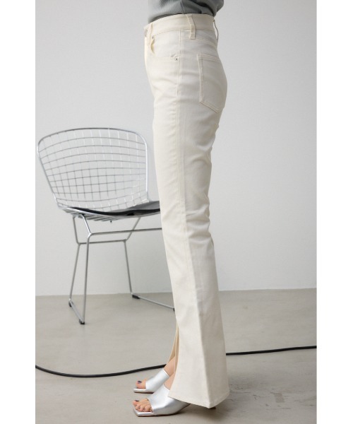 AZUL by moussy（アズールバイマウジー）の「センタースリットカラーフレアパンツ（その他パンツ・レディース・ベージュ/ライトパープル/オフホワイト/ブラック・SMALL/MEDIUM）」の9枚目の写真