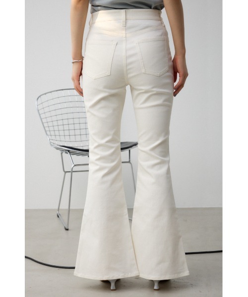 AZUL by moussy（アズールバイマウジー）の「センタースリットカラーフレアパンツ（その他パンツ・レディース・ベージュ/ライトパープル/オフホワイト/ブラック・SMALL/MEDIUM）」の10枚目の写真