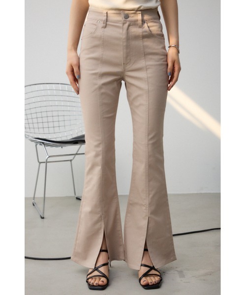 AZUL by moussy（アズールバイマウジー）の「センタースリットカラーフレアパンツ（その他パンツ・レディース・ベージュ/ライトパープル/オフホワイト/ブラック・SMALL/MEDIUM）」の18枚目の写真