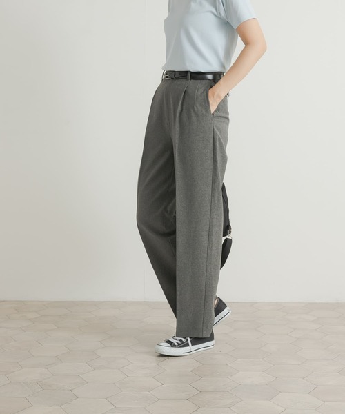 URBAN RESEARCH DOORS（アーバンリサーチドアーズ）の「『UR TECH DRYLUXE』センタープレスパンツ（その他パンツ・レディース・カーキ/チャコールグレー・SMALL/MEDIUM）」の3枚目の写真