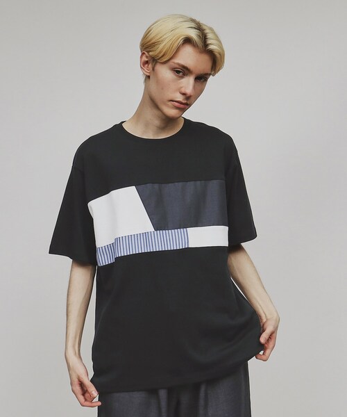 tk.TAKEO KIKUCHI(ティーケータケオキクチ)の「◆ムネパネル切替半袖Tee(Tシャツ/カットソー・メンズ・ブラック系4/ホワイト系7/ブルー系その他6・04/03/02)」の1枚目の写真