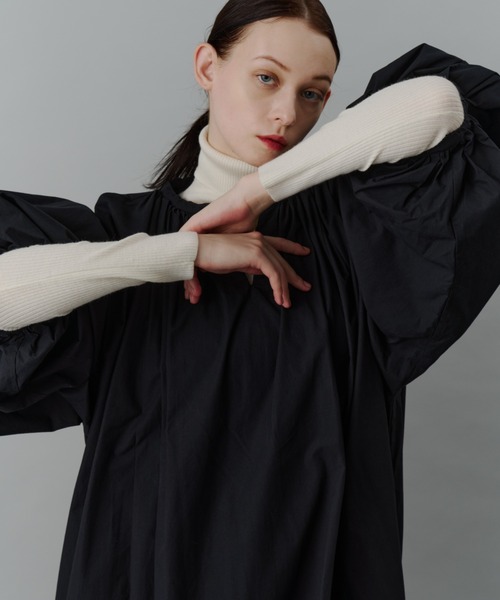 ハーフスリーブギャザーワンピース（ワンピース）｜PERNA（ペルナ）の