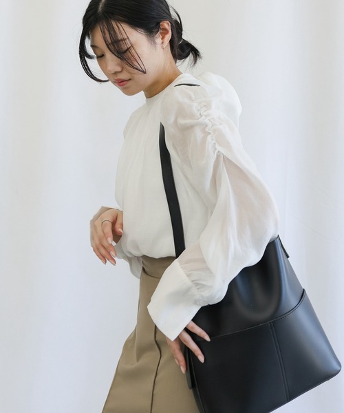 select MOCA（セレクトモカ）の「【セレモニー】前後2WAYボウタイシアーブラウス（シャツ/ブラウス・レディース・オフホワイト/ブラック/ベージュ・LARGE/MEDIUM）」の17枚目の写真