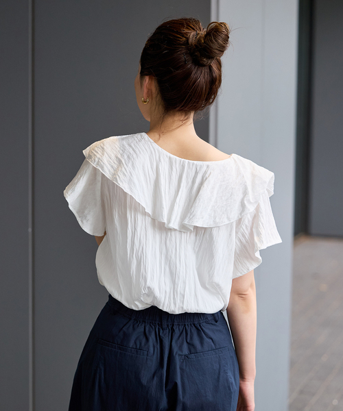 B.C STOCK（ベーセーストック）の「ラッフルカラー半袖ブラウス（シャツ/ブラウス・レディース・ホワイト/ブラック・FREE）」の19枚目の写真