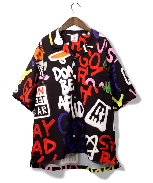 VISION STREET WEAR（ヴィジョンストリートウェア）の「【VISION STREET WEAR/ヴィジョンストリートウェア】ワードストームパターン リラックス ショートスリーブ総柄オープンカラーシャツ（シャツ/ブラウス・メンズ・ホワイト/ブラック・L/M/LL）」の9枚目の写真