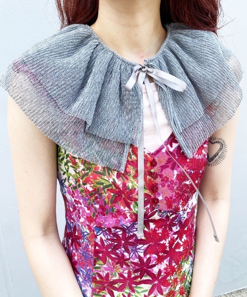 Casselini（キャセリーニ）の「Casselini(キャセリーニ)キラキラプリーツフリル付け襟（付け襟・レディース・ゴールド/シルバー・FREE）」の14枚目の写真