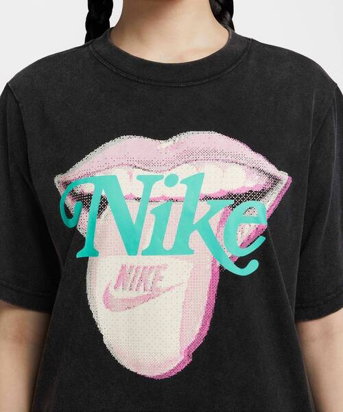 NIKE（ナイキ）の「ナイキ スポーツウェア エッセンシャル ウィメンズ Tシャツ / Nike Sportswear Essential Women's T-Shirt＜XS-2XL 展開＞（Tシャツ/カットソー・レディース・ブラック/クリーム・S/M/L/XL/XS/2XL）」の19枚目の写真