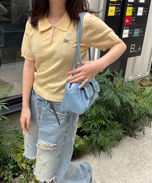 nemne store（ネンネストア）の「《Delfy》ワンポイントリボンニットポロ（ポロシャツ・レディース・ライトブルー/グレー/ピンク/イエロー/クリーム・フリー）」の4枚目の写真