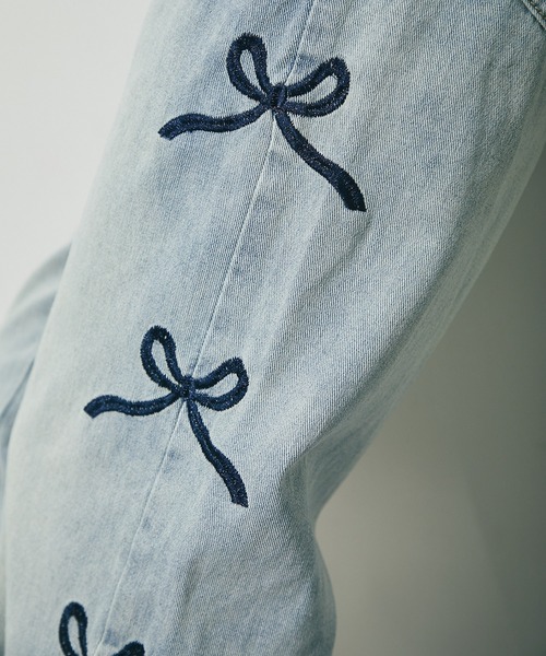 ANOTHER S(アナザーエス)の「サイド刺繍リボンデニムパンツ(デニムパンツ・レディース・ブルー・S/M/L)」の4枚目の写真