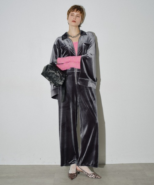 yae（ヤエ）の「Fastener slit velours jumpsuit / ファスナースリット