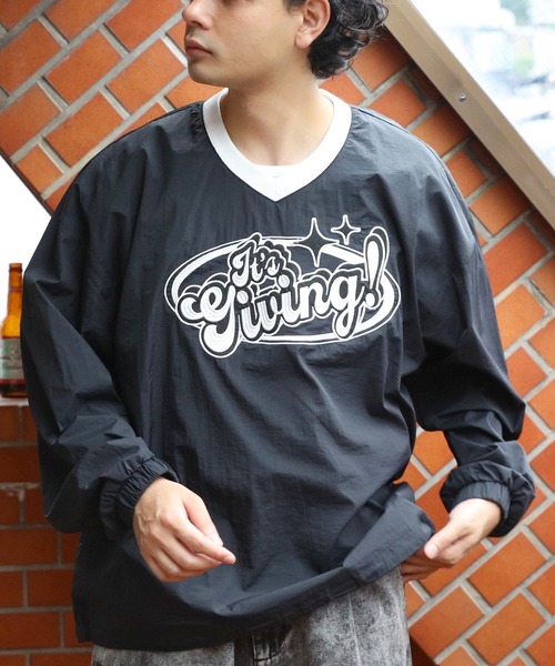 ８(eight)（エイト）の「ナイロンＶネックプルオーバー（ナイロンジャケット・メンズ・オフホワイト/ブラック/ネイビー・LARGE/MEDIUM）」の4枚目の写真