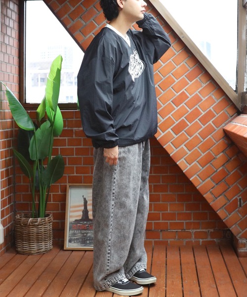 ８(eight)（エイト）の「ナイロンＶネックプルオーバー（ナイロンジャケット・メンズ・オフホワイト/ブラック/ネイビー・LARGE/MEDIUM）」の9枚目の写真