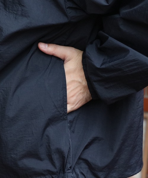 セール】ナイロンVネックプルオーバー（ナイロンジャケット
