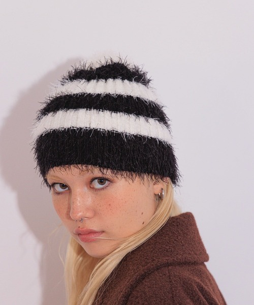 FOREVER 21(フォーエバー トゥエンティーワン)の「【2024FW】シャギービーニー(ニットキャップ/ビーニー・レディース・ネイビー/ホワイト/ホワイト×ブラック・FREE)」の1枚目の写真