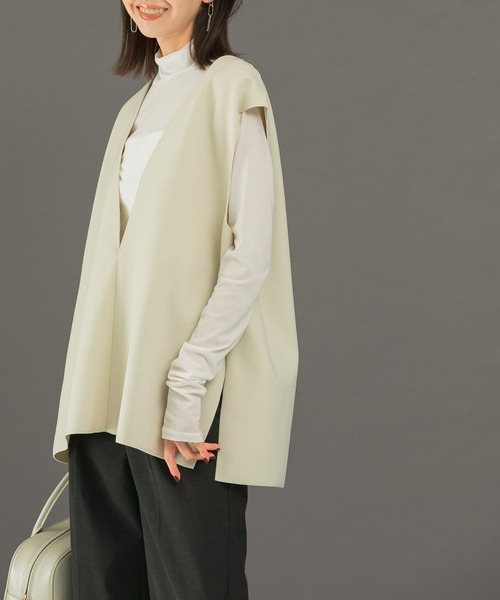 URBAN RESEARCH ROSSO WOMEN（アーバンリサーチ　ロッソ）の「『WEB限定』メルトンVネックベスト（ベスト・レディース・アイボリー/ブラック・FREE）」の2枚目の写真