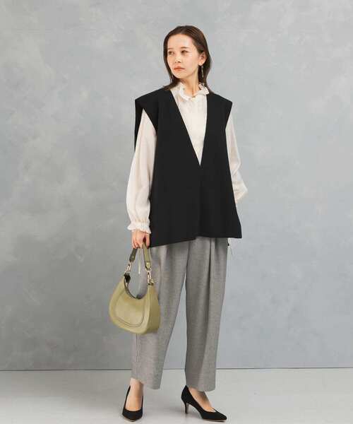 URBAN RESEARCH ROSSO WOMEN（アーバンリサーチ　ロッソ）の「『WEB限定』メルトンVネックベスト（ベスト・レディース・アイボリー/ブラック・FREE）」の3枚目の写真