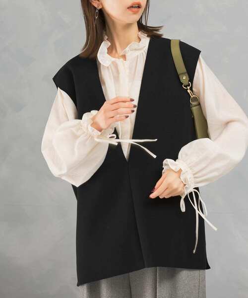 URBAN RESEARCH ROSSO WOMEN（アーバンリサーチ　ロッソ）の「『WEB限定』メルトンVネックベスト（ベスト・レディース・アイボリー/ブラック・FREE）」の5枚目の写真