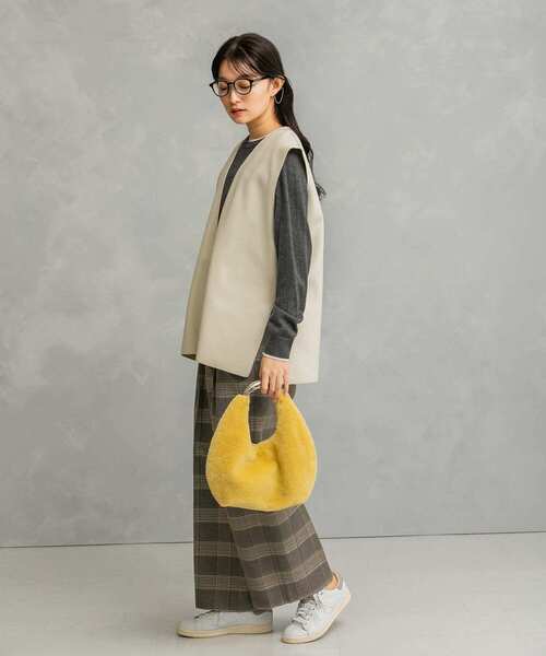 URBAN RESEARCH ROSSO WOMEN（アーバンリサーチ　ロッソ）の「『WEB限定』メルトンVネックベスト（ベスト・レディース・アイボリー/ブラック・FREE）」の12枚目の写真