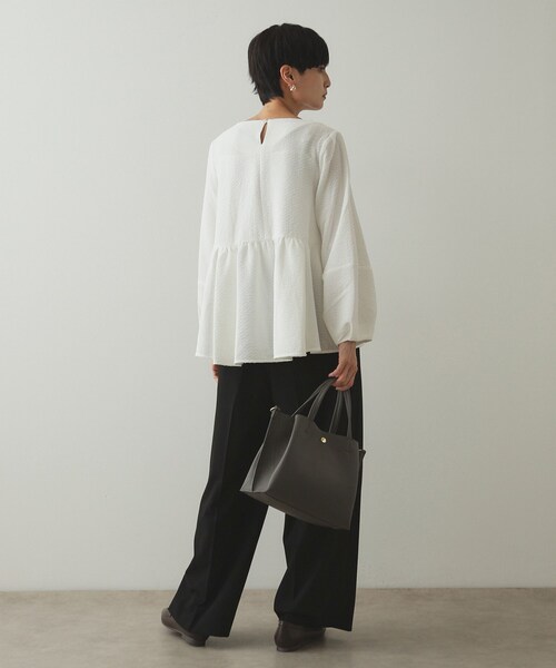 OPAQUE.CLIP（オペークドットクリップ）の「◆ふくれジャカードペプラムブラウス【洗濯機洗い可】（シャツ/ブラウス・レディース・ブラック/ブルー/ホワイト・36/38/40/42）」の6枚目の写真