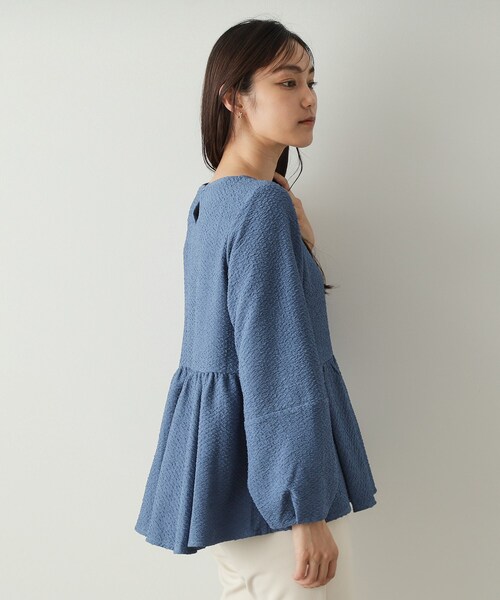 OPAQUE.CLIP（オペークドットクリップ）の「◆ふくれジャカードペプラムブラウス【洗濯機洗い可】（シャツ/ブラウス・レディース・ブラック/ブルー/ホワイト・36/38/40/42）」の12枚目の写真