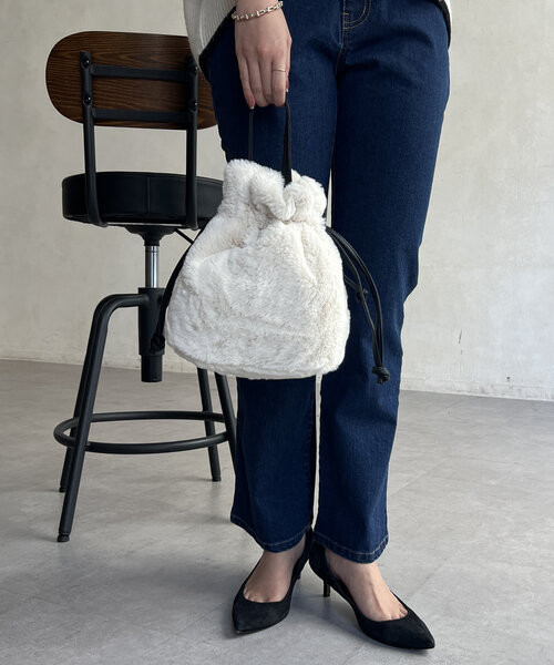 Chez toi(シェトワ)の「ファー巾着BAG(トートバッグ・レディース・モカ/アイボリー/グレー/チャコールグレー・FREE)」の19枚目の写真