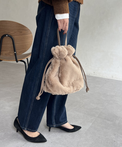 Chez toi(シェトワ)の「ファー巾着BAG(トートバッグ・レディース・モカ/アイボリー/グレー/チャコールグレー・FREE)」の14枚目の写真