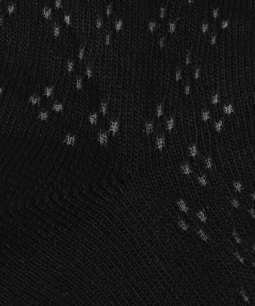 green label relaxing(グリーンレーベルリラクシング)の「スカシ柄 クルーソックス / 靴下 / キッズ 20cm-22cm(ソックス/靴下・キッズ・ホワイト/ブラック・20-22cm)」の4枚目の写真
