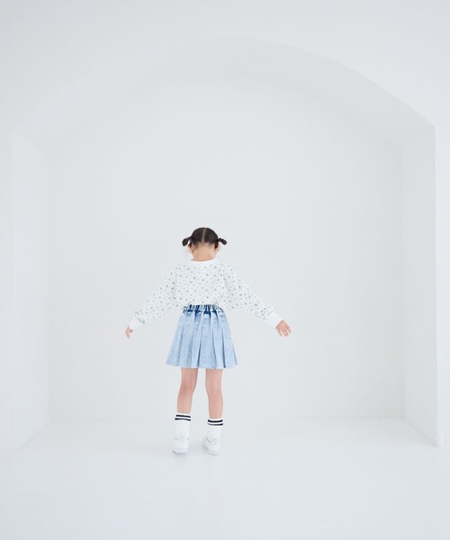 LOWRYS FARM（ローリーズファーム）の「デニムプリーツスカート　 289626（デニムスカート・キッズ・ケミカルウォッシュ・110cm/120cm/130cm/140cm/150cm）」の4枚目の写真