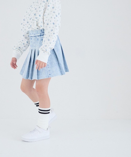 LOWRYS FARM（ローリーズファーム）の「デニムプリーツスカート　 289626（デニムスカート・キッズ・ケミカルウォッシュ・110cm/120cm/130cm/140cm/150cm）」の16枚目の写真