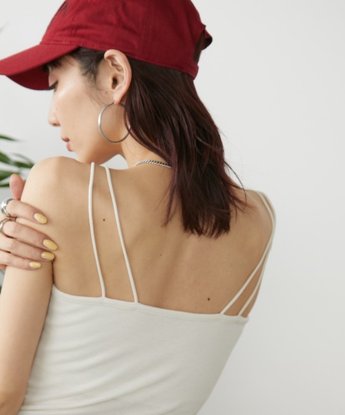 Auntie Rosa Holiday(アンティローザホリデー)の「カップ付きダブルストラップキャミソール(キャミソール・レディース・ナチュラル/ブラック・FREE)」の1枚目の写真