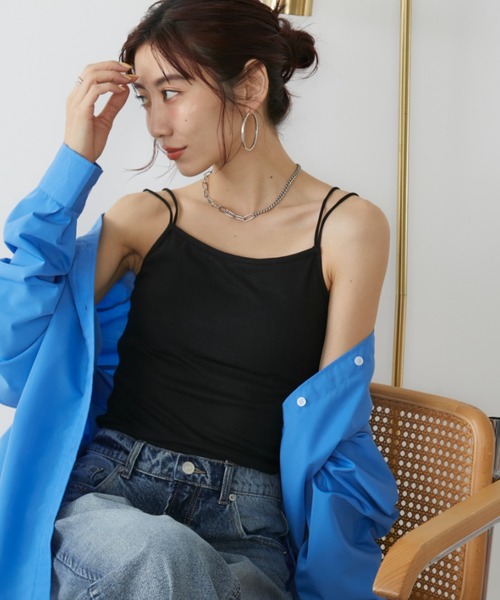 Auntie Rosa Holiday(アンティローザホリデー)の「カップ付きダブルストラップキャミソール(キャミソール・レディース・ナチュラル/ブラック・FREE)」の2枚目の写真