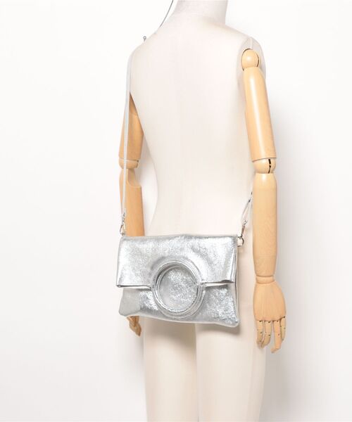 andrea cardone(アンドレアカルドネ)の「【ANDREA CARDONE】ラウンドハンドルメタリックレザーバッグ(Q56600)(トートバッグ・レディース・シルバー/ゴールド/グレー・ALL)」の10枚目の写真